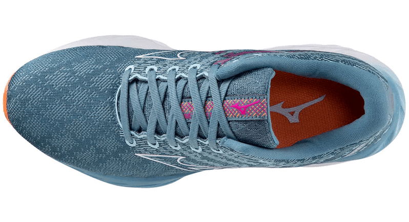 MIZUNO PARA PRONADORES Diseño de upper para transpirar al momento de correr del modelo Wave Inspire 19